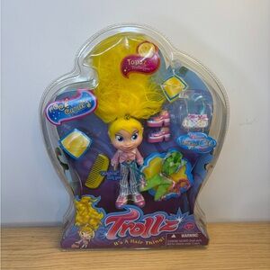 2004‎ Trolls Topaz Doll with Yellow Hair New!!
